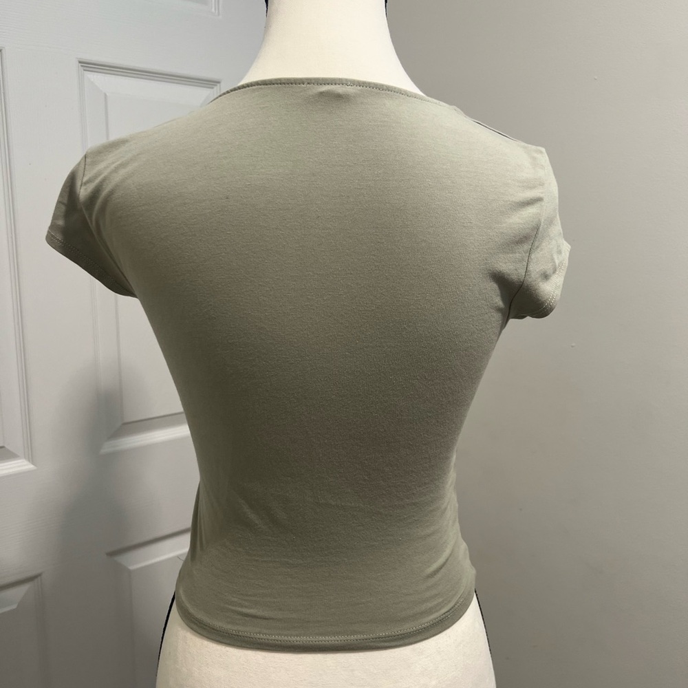 Garage Sage Green Scoop Neck T Shirt Top Size Medium Stretch Basic Tee - Picture 3 of 6